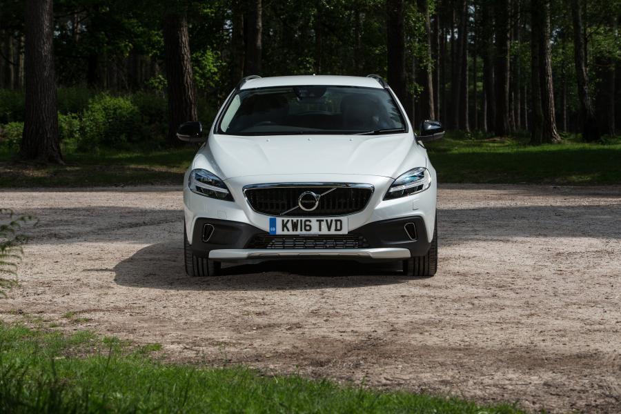  Volvo V40 D4 Cross Country 2016 года  (UK) (фото 20 из 30)